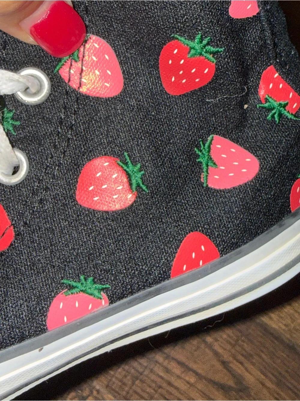 Converse Chuck Taylor All Star High-Top Sneakers Red Strawberry Motif Youth 13.5